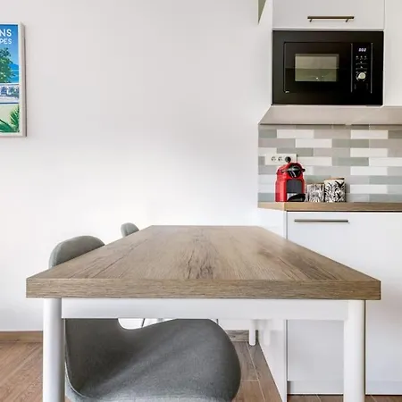 Avec Terrasse Et Acces Piscine Proche Apartment Aix-les-Bains