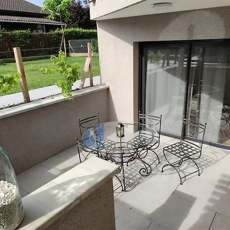 Apartment Avec Terrasse Et Acces Piscine Proche *