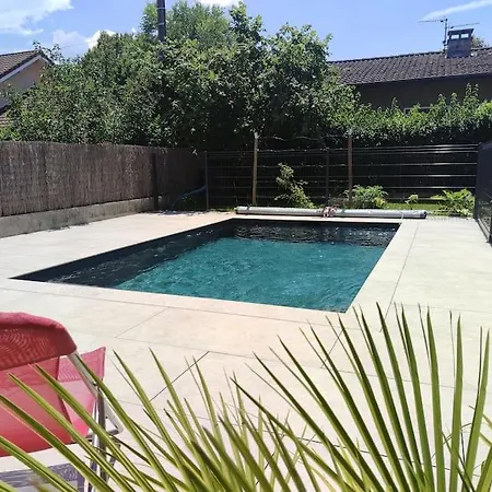 Avec Terrasse Et Acces Piscine Proche *